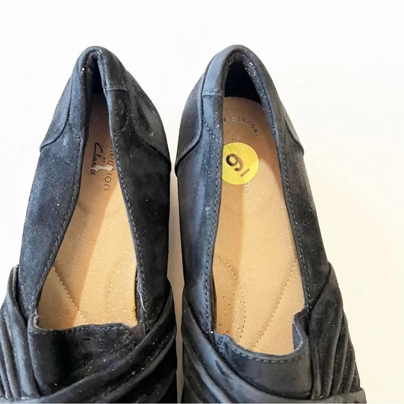 Clarks Sharon‎ Villa Black Suede Pleated Loafer Chunky Sole Women’s Size 9 EUC - Picture 9 of 10